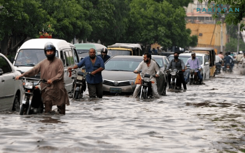 Six killed as monsoon rains lash down on Karachi