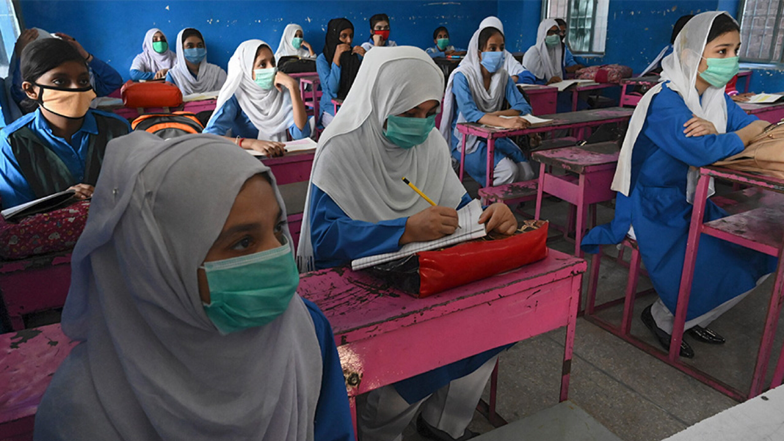 Fate of schools in view of the pandemic to be decided today