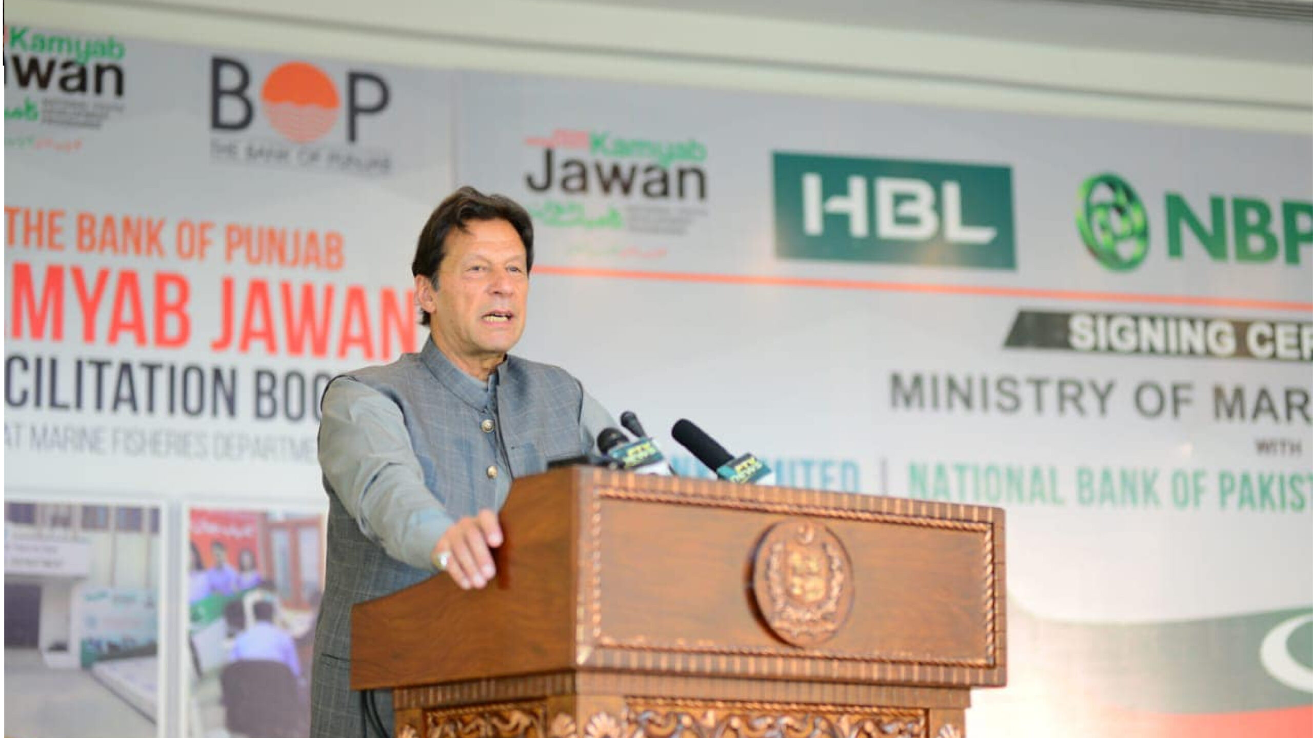 PM Imran Khan, ministers extend support to India in COVID-19 fight