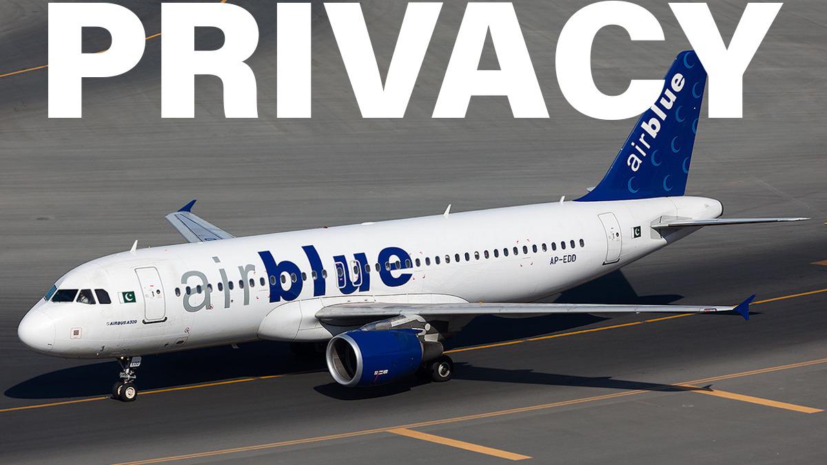 ‘Love gets in the air’ as a couple gets caught kissing in an Airblue flight