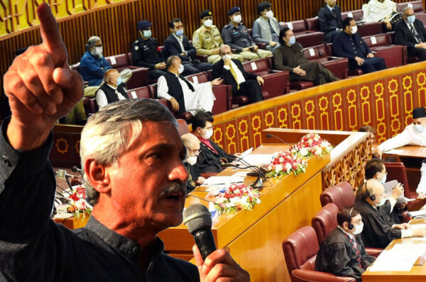 Tareen refutes rumors of forward bloc