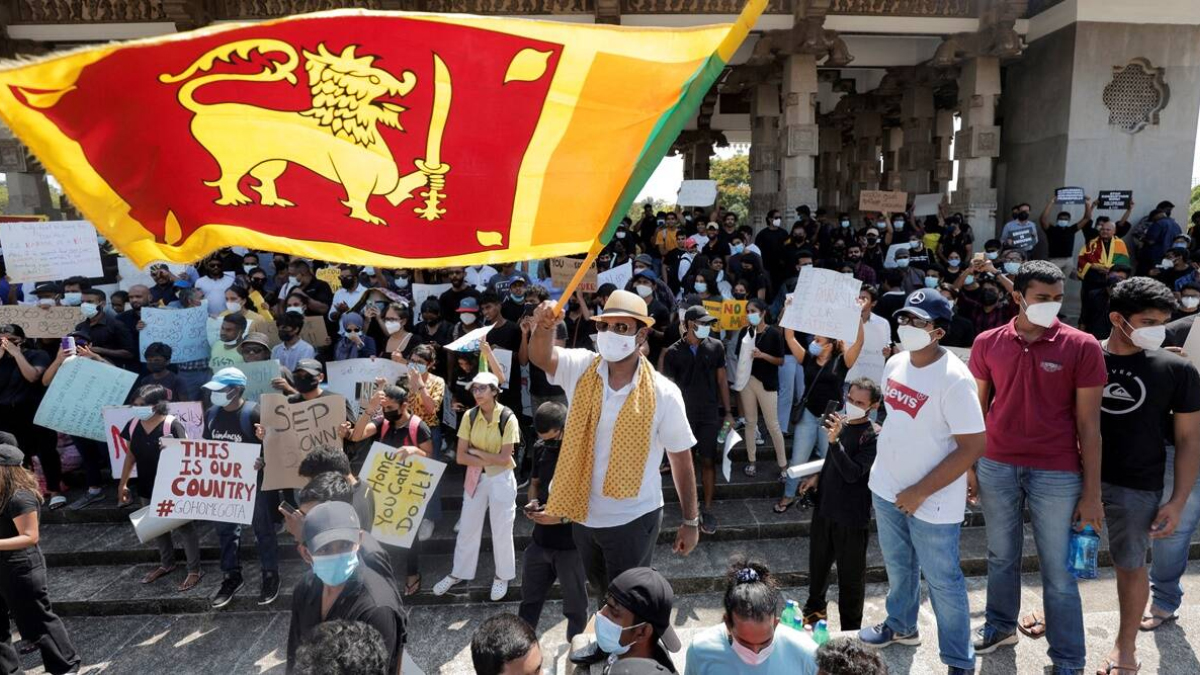 Sri Lanka defaults on foreign debt
