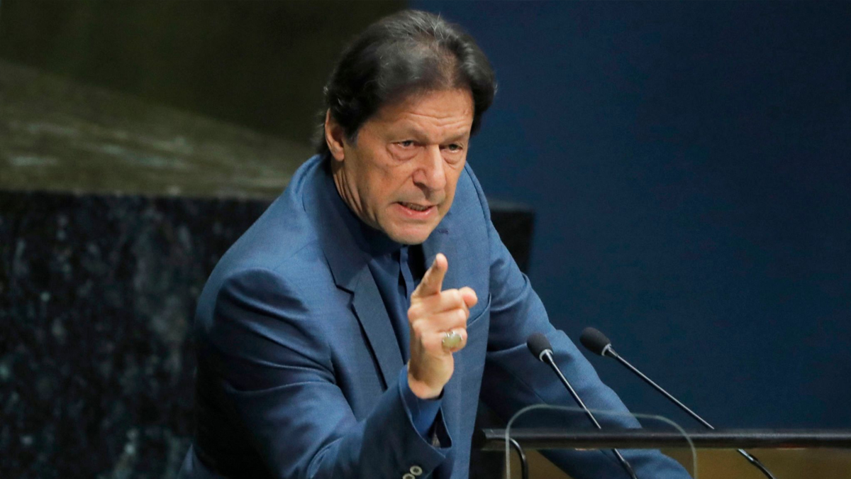 Govt taking country to collapse: Imran