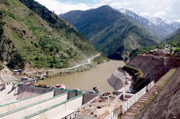 969 MW Project Halted After Damage Detected