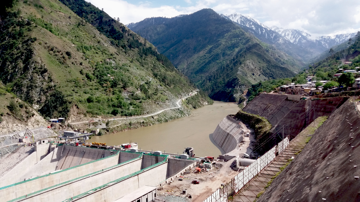 969 MW Project Halted After Damage Detected