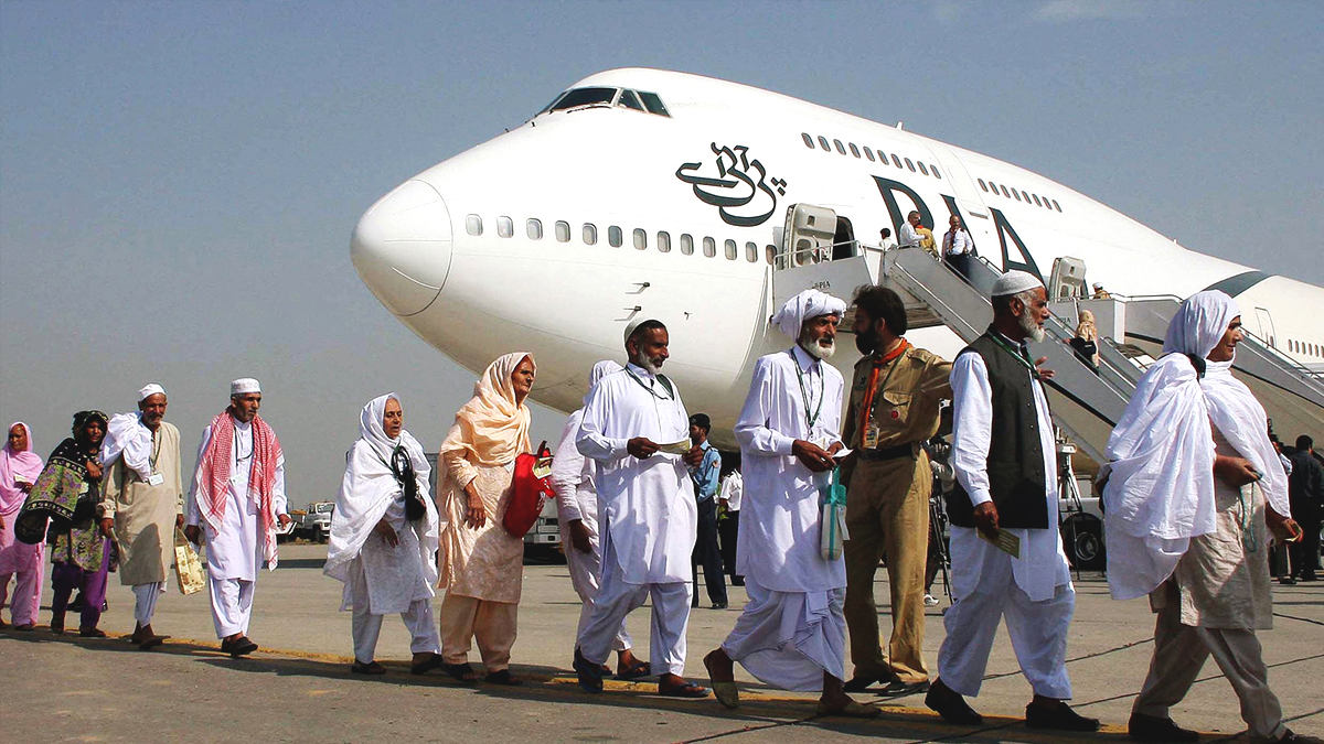 PIA Flight Leaves Hajj Pilgrims at Islamabad Airport