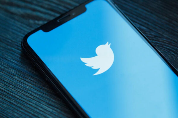 Twitter down for users globally