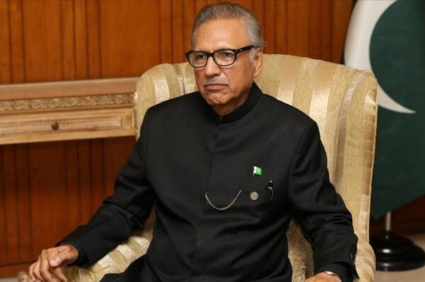 Alvi Seeks ‘political pause’ amid floods as Imran campaigns