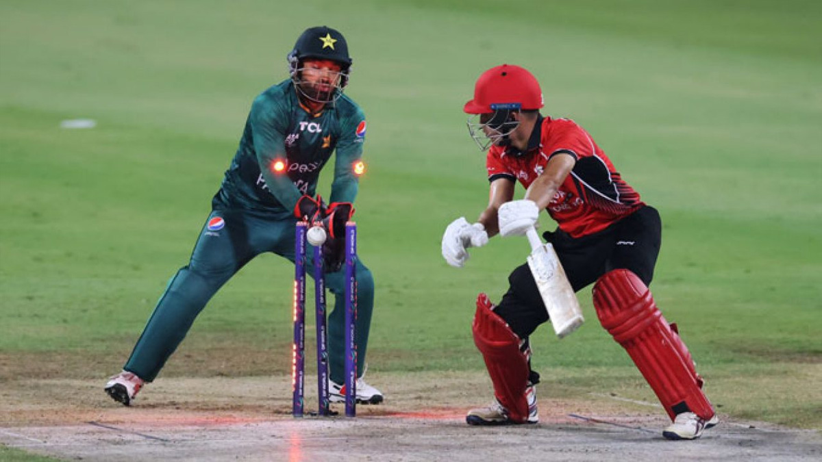 Pakistan set up match with India after crushing Hong Kong 