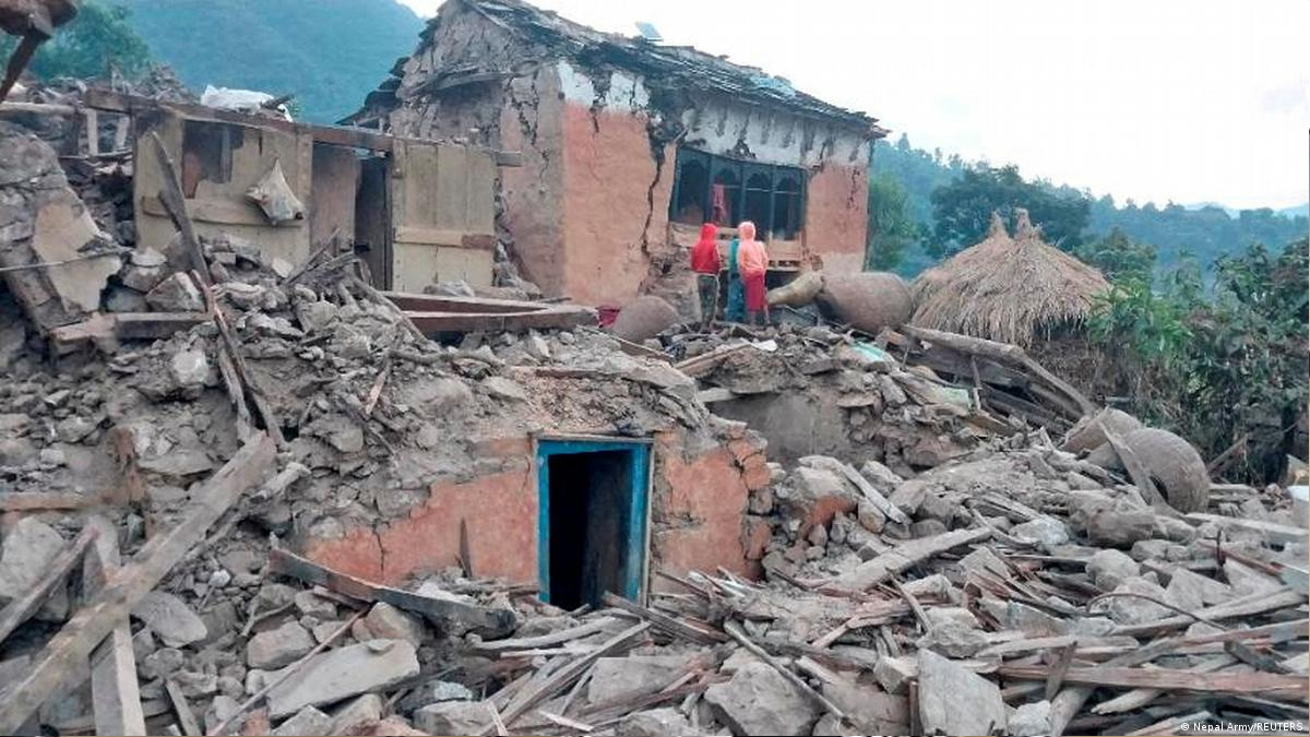 Nepal earthquake kills six, shakes New Delhi