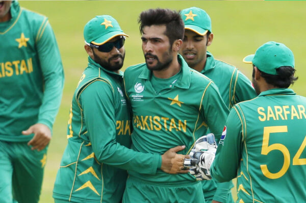 Best Pakistani Bowlers