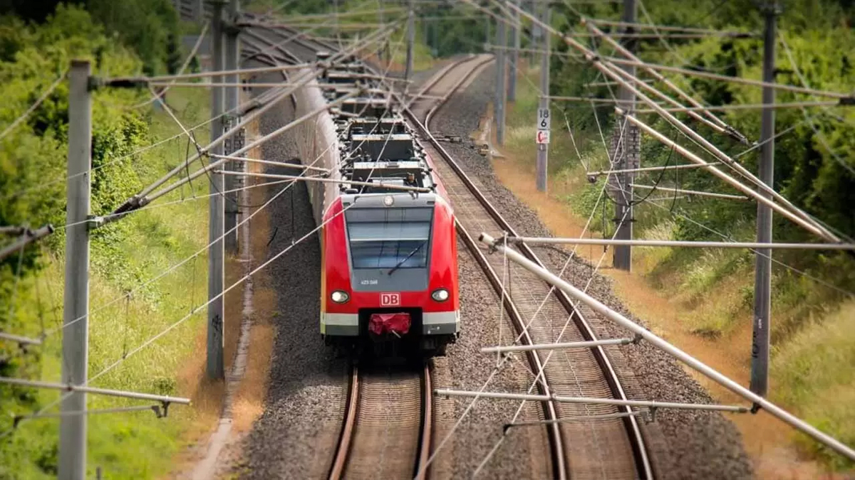 <strong>Uzbekistan to Pakistan Railway Track</strong>