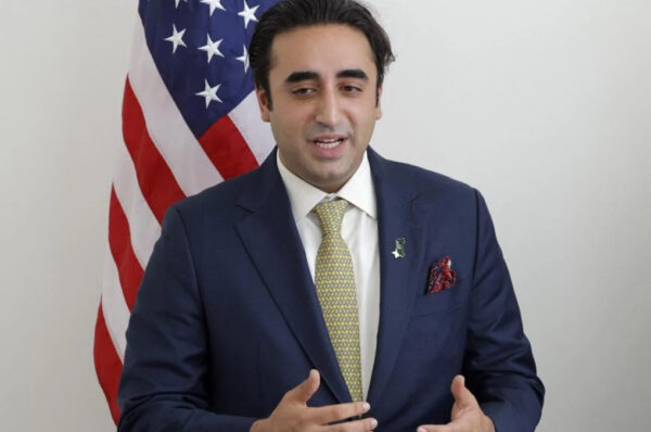 British high commissioner said goodbye to Pakistani Foreign Minister
