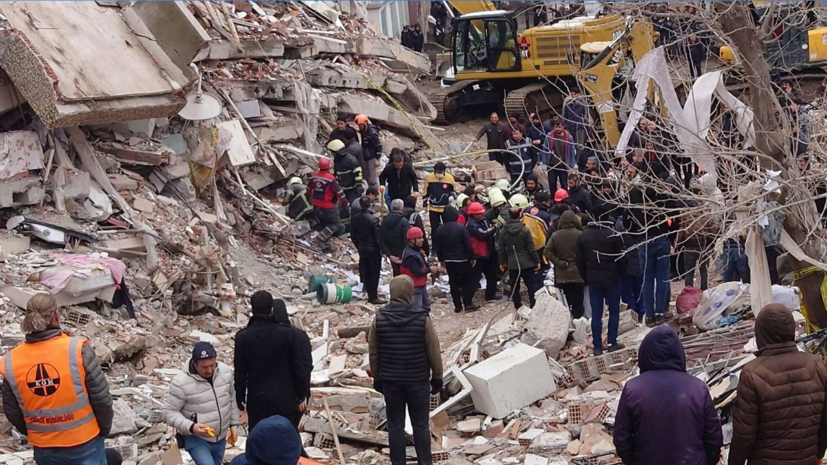 Turkey earthquake survivors in streets