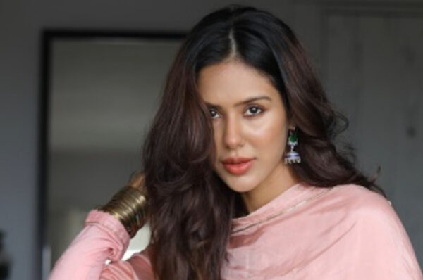 Why Sonam Bajwa refused Bollywood film ?
