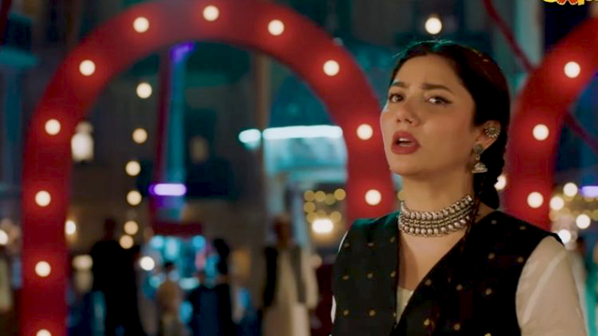 Mahira Khan Shines in Razia: Fans Enthralled by Her Look and Performance