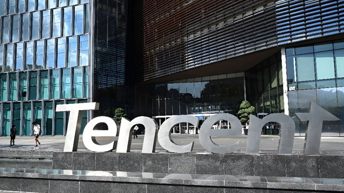 tencent's new chatbot takes on chatgpt in ai showdown