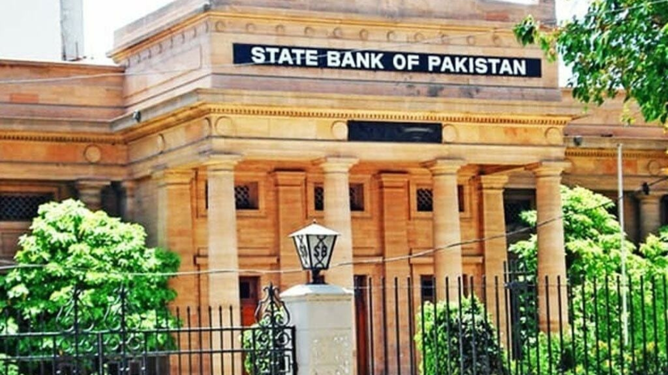 Four Pakistani Banks Fined Over Rs83 Million for Violating Banking Laws
