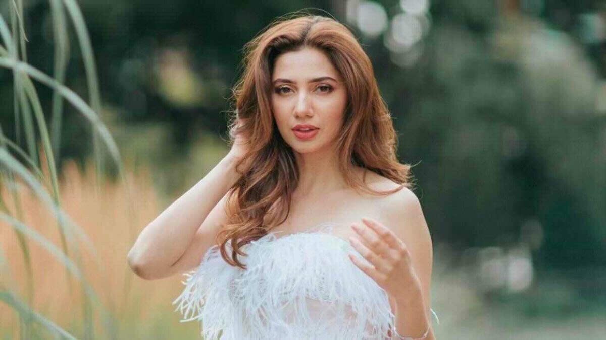 Mahira Khan Firmly Stands with Palestinians Amid Ongoing Conflict
