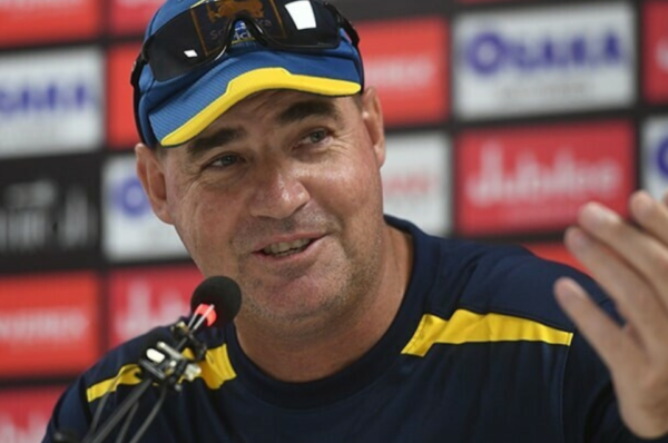 mickey arthur defends pakistan cricket team amid world cup criticism