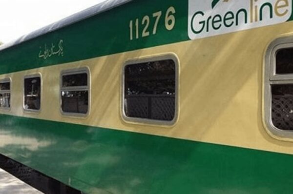 pak business express narrowly escapes major accident
