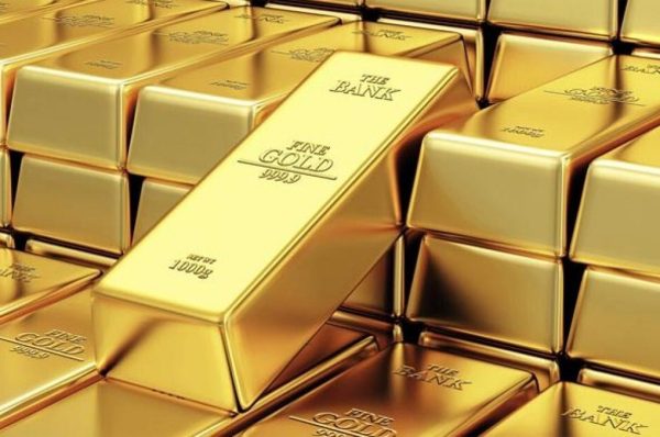 gold rises as dollar softens impact of inflation report on fed's interest rate decision