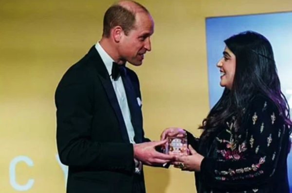 first pakistani woman alizey khan receives diana legacy award for helping others