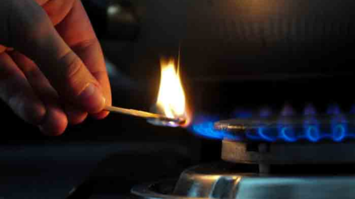Karachiites Struggle with Gas Outages During Sehr and Iftar