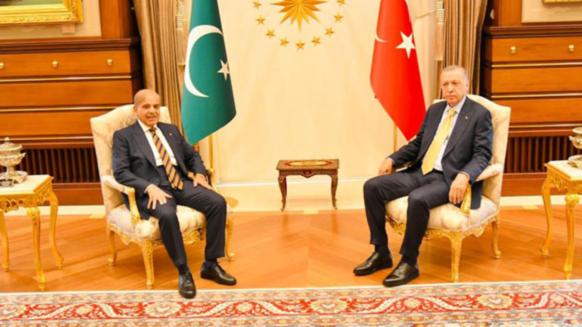 Prime Minister Shehbaz Sharif Stresses Strengthening Pakistan-Turkey Bilateral Ties