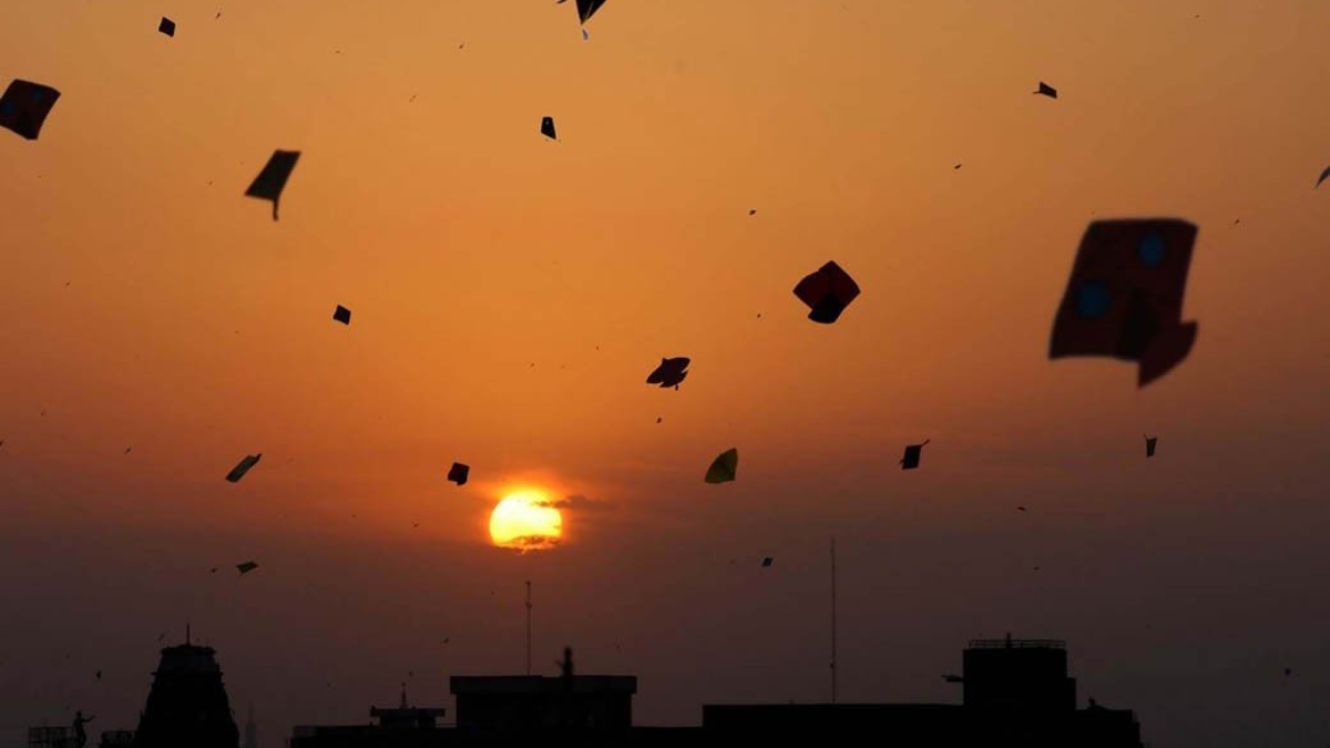 Youth Injured by Kite String in Karachi