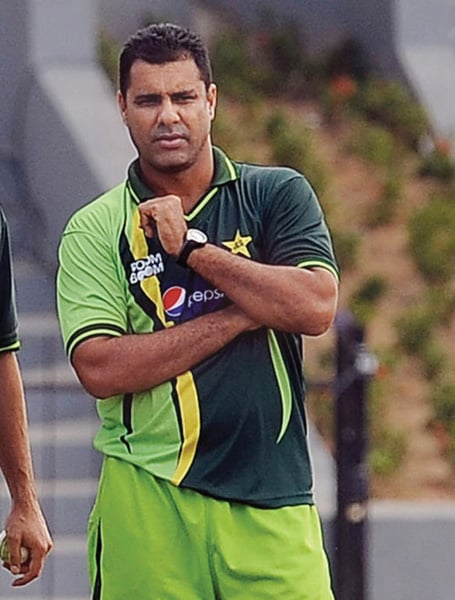  Waqar Younis
