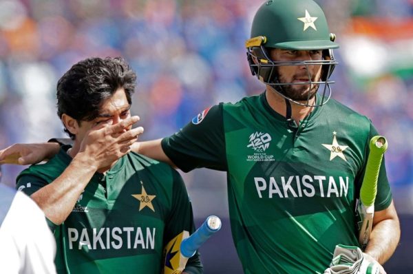 t20 world cup naseem shah sheds tears rohit sharma gesture in vain for young pacer after pakistans narrow loss to india