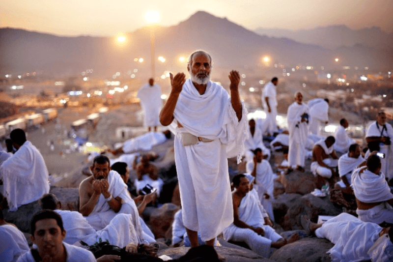 pakistani-pilgrims-prepare-for-the-sacred-journey-of-hajj