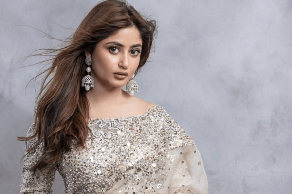sajal-ali-pakistans-top-actresss-journey