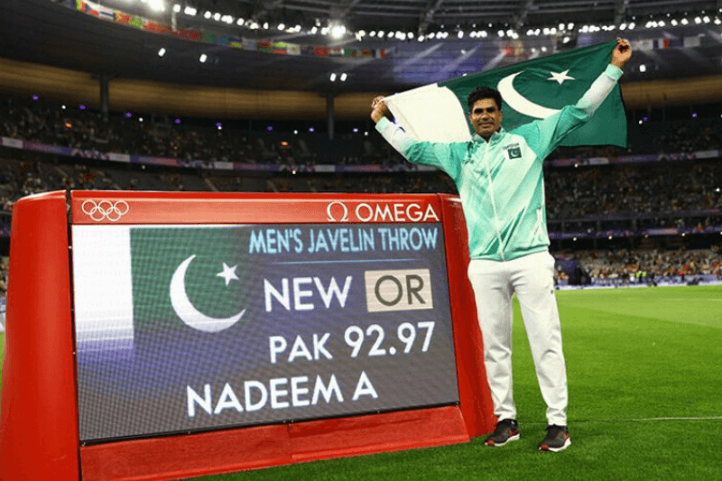 arshad nadeem secures gold in olympic 2024 in javelin throw