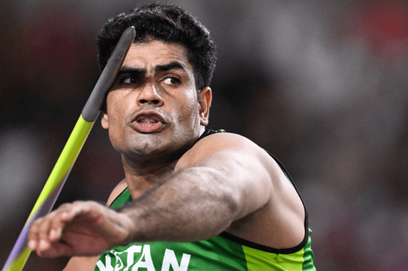 pakistans arshad nadeem aims for historic olympic medal in mens javelin final tonight