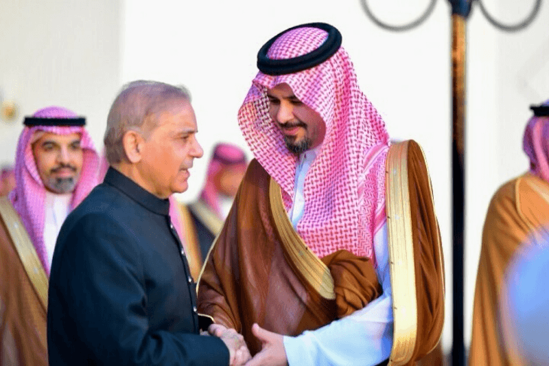 Pakistan and Saudi sign 30 MoUs as PM Shehbaz Sharif embarks on Gulf visit