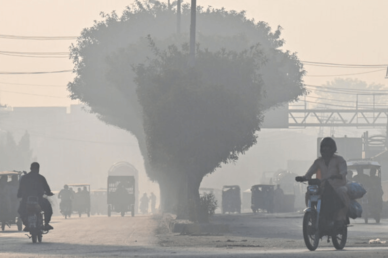 Pakistan: Punjab tries out another method to combat serious air pollution levels