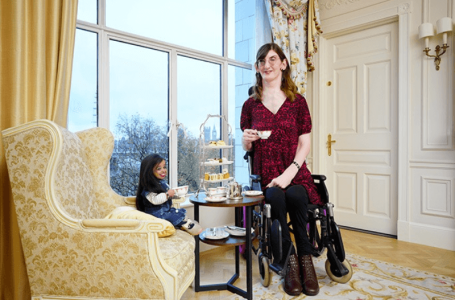 worlds tallest and shortest women unite in london for a tea party