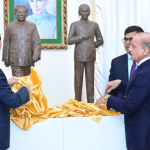 PM Hails Pakistan-China Ties at Historic Statue Over Ceremony