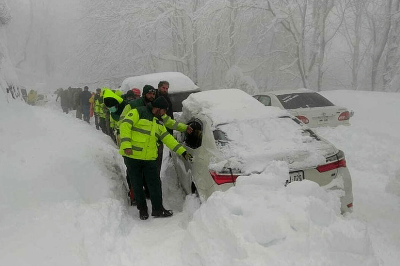 Murree declares snow emergency