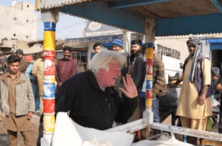 Pakistani Food Vendor Resembles Donald Trump