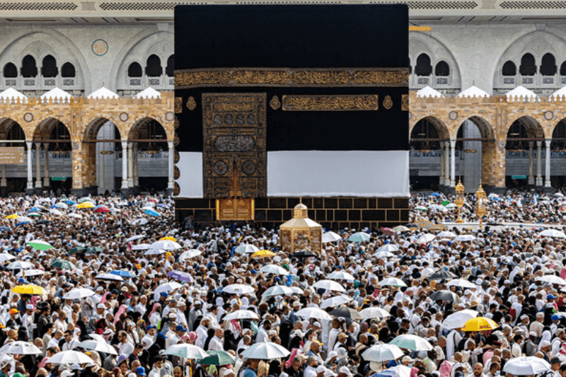 Pakistan Opens Additional 5,000 Slots for Hajj 2025 Applications; Key Updates Announced