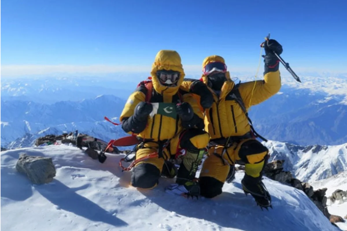 5 pakistani climbers summit nanga parbat in historic climb
