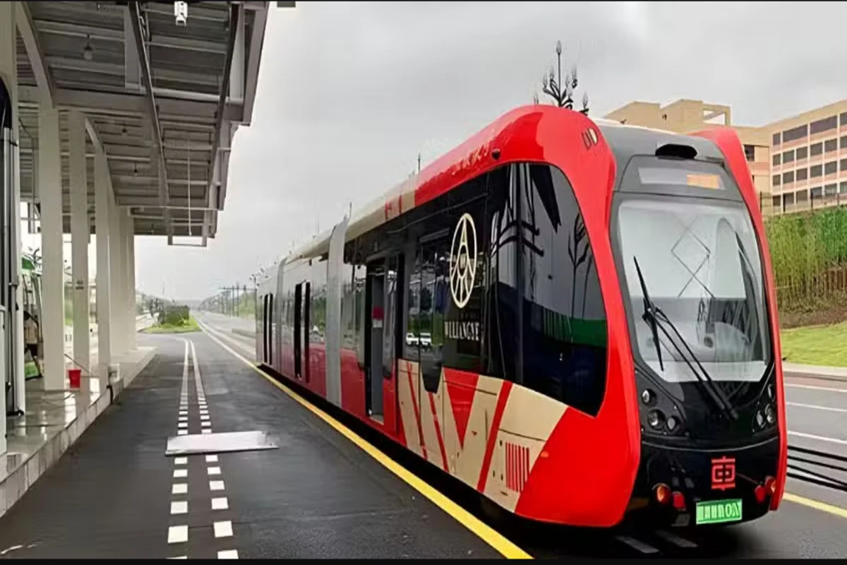 Lahore Trials the First Trackless Metro in Pakistan