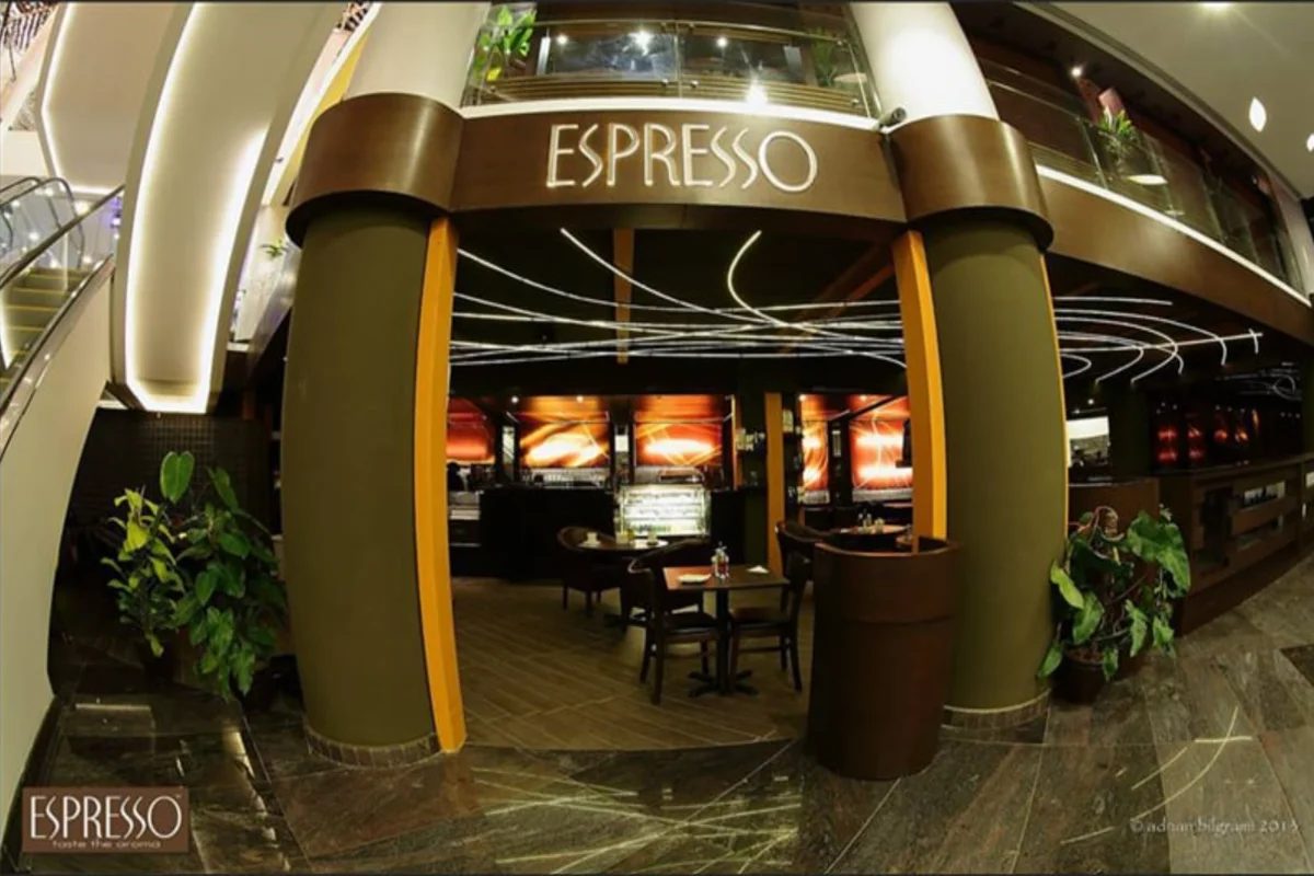 top cafes in karachi for young professionals