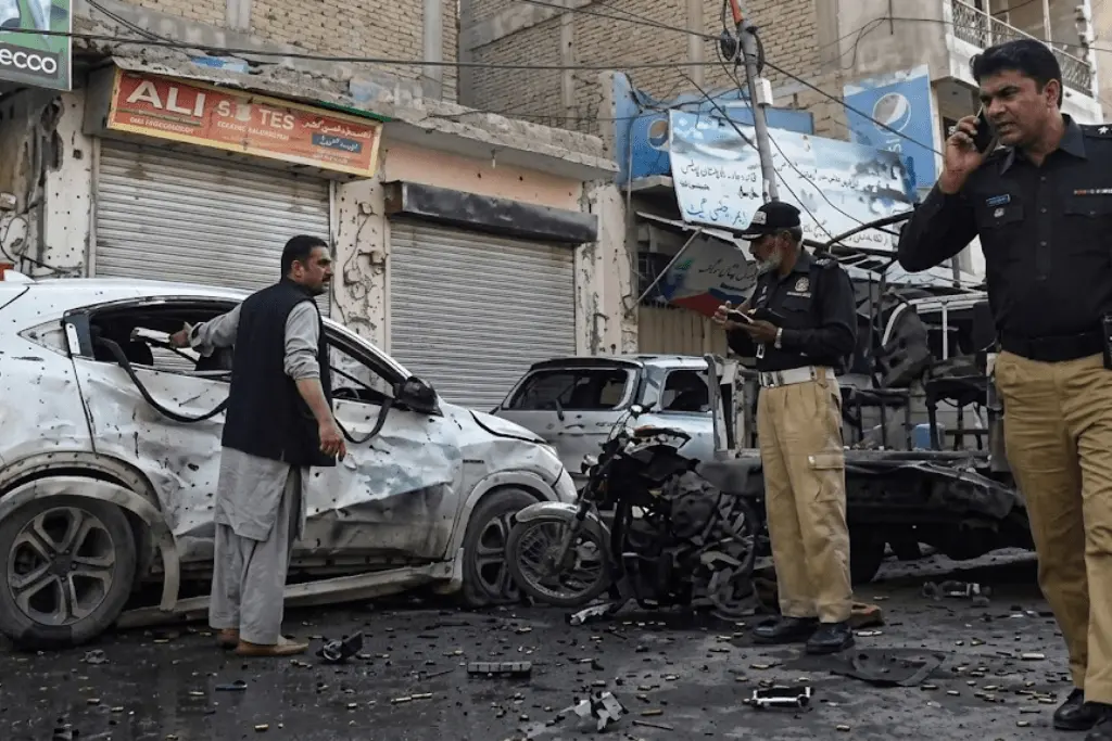 Cop martyred, three injured as militants attack Dhadar police station in Balochistan